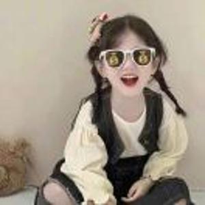 有啤酒肚的阿婆